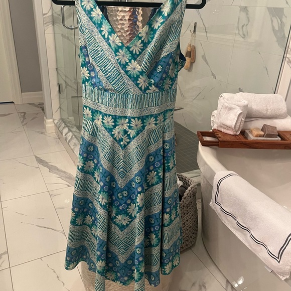 Hot summers day, ladies luncheon dress, bridal shower, baby shower - Picture 16 of 17